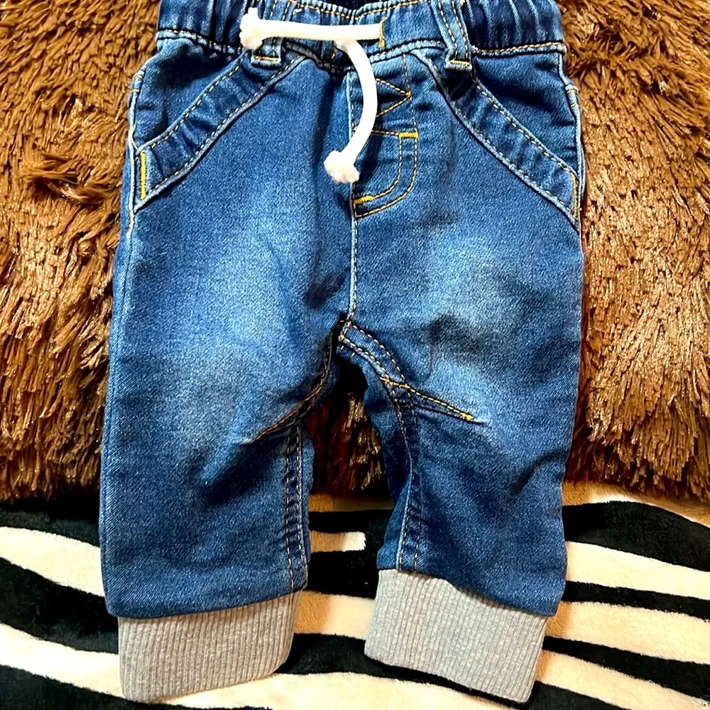 Boys jeans and tee set - Picture 2 of 5